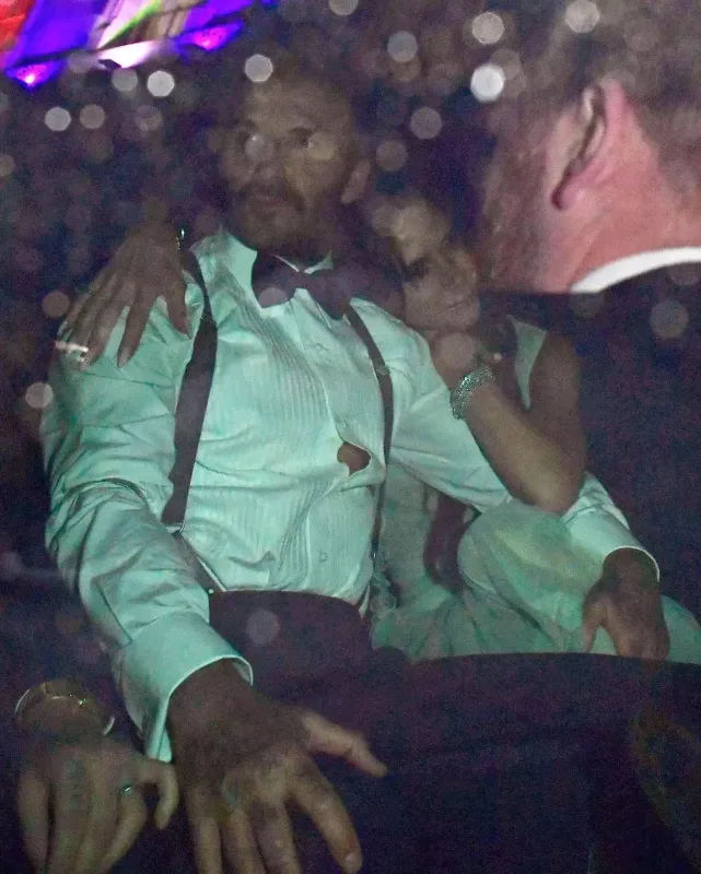 Devid Viktoriyanı belində daşıdı