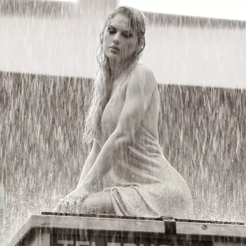 Teylor yeni albomu ilə rekord qırdı