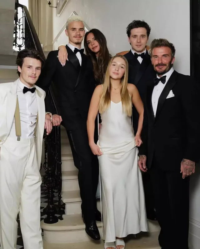 Bekhem ailəsi Viktoriyanın 50 yaşını qeyd etdi!