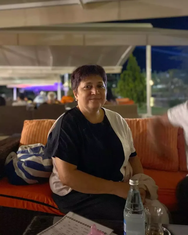 Azaddan anasına doğum günü təbriki