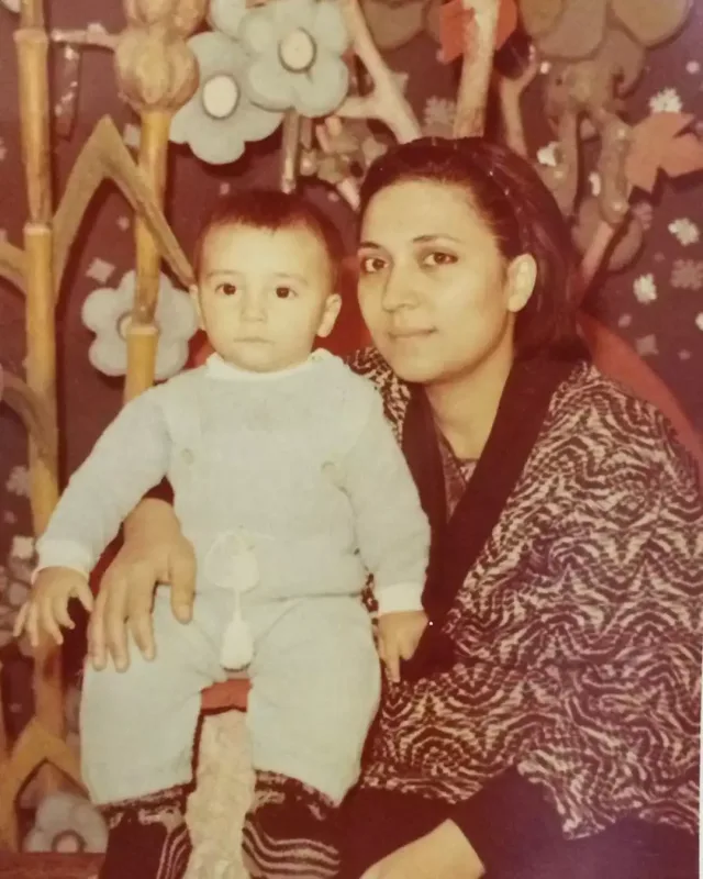 Azaddan anasına doğum günü təbriki