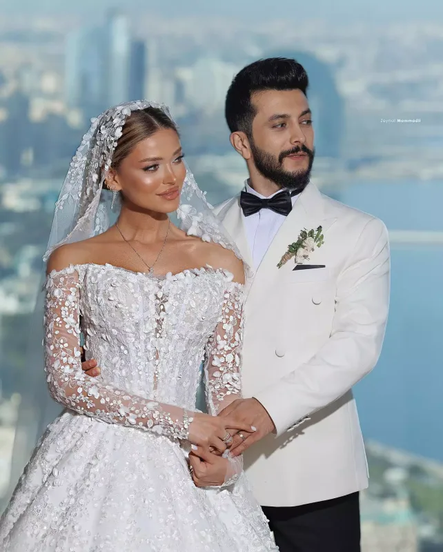 Toy fotolarını paylaşdı