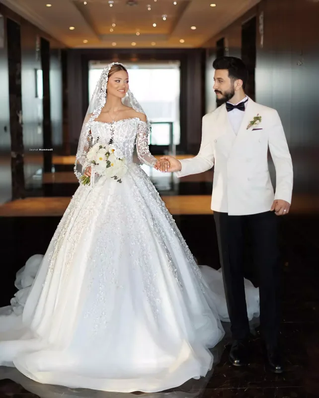 Toy fotolarını paylaşdı