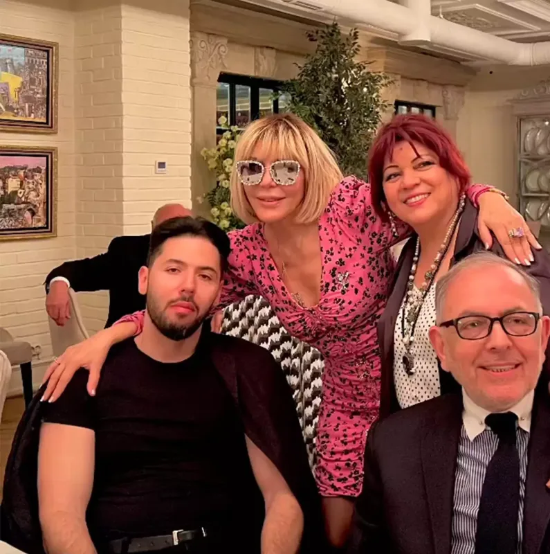 Brilliant Dadaşova ailəsi ilə...