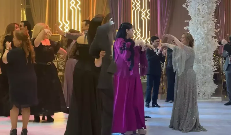 Xalq artistləri gecədə coşdular