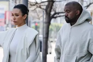 Kanye bu dəfə qara geyinmədi