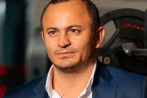 “Mən əsir düşən müğənnilərdən deyiləm”