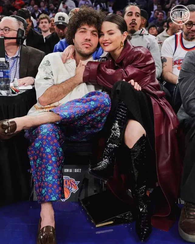 Sevgilisinin geyim tərzi diqqət çəkdi