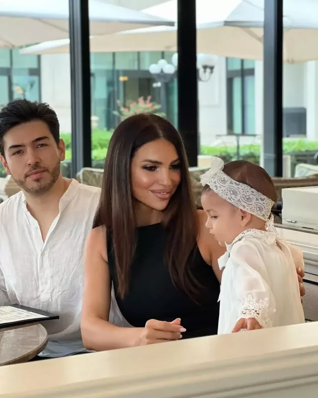 Azərbaycanlı modelin qızı 1 yaşında!