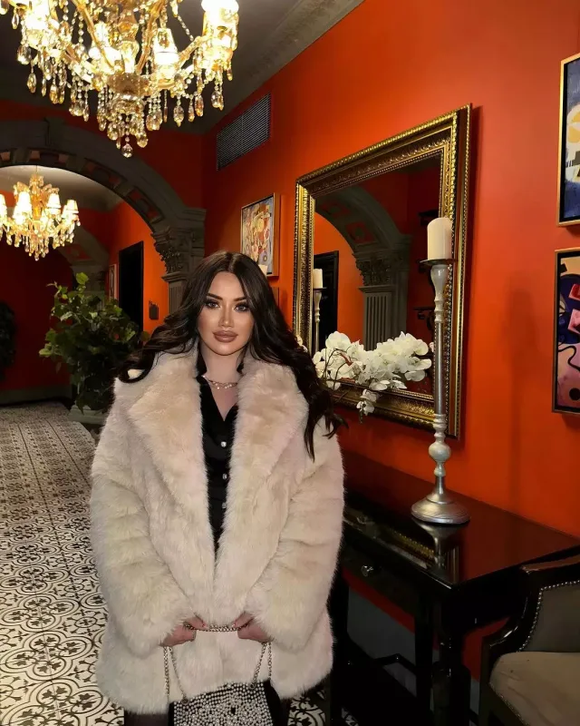 Aysel Şükür instaqrama qayıtdı