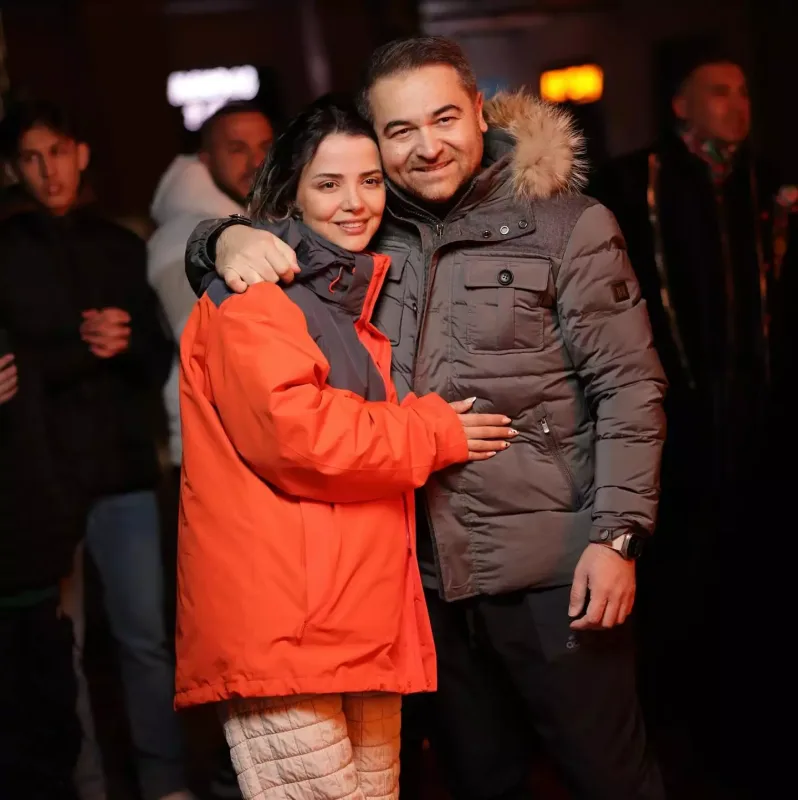 Evliliklərinin 7-ci ilini qeyd edirlər...