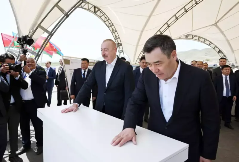 Prezidentlərin Ağdama səfərindən maraqlı fotolar