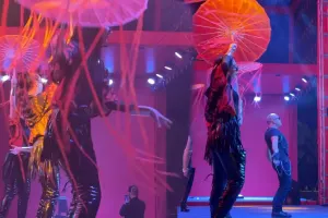 Miri Yusifin “çətirli qızlar”ı