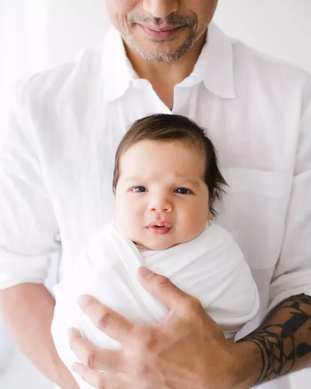 İlhan Mansız azərbaycanlı xanımı və övladı ilə