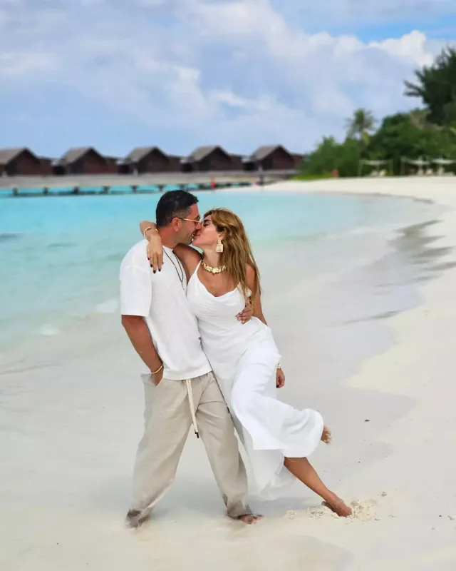 Orxan Aslanov həyat yoldaşı ilə gecələrdə!