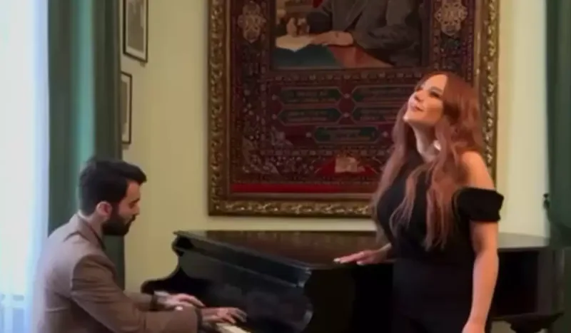 Tünzalə Ağayeva Səməd Vurğunun ev muzeyində oxudu!