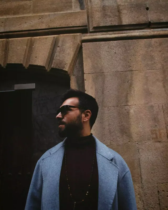 Çingiz ölkəni tərk edir