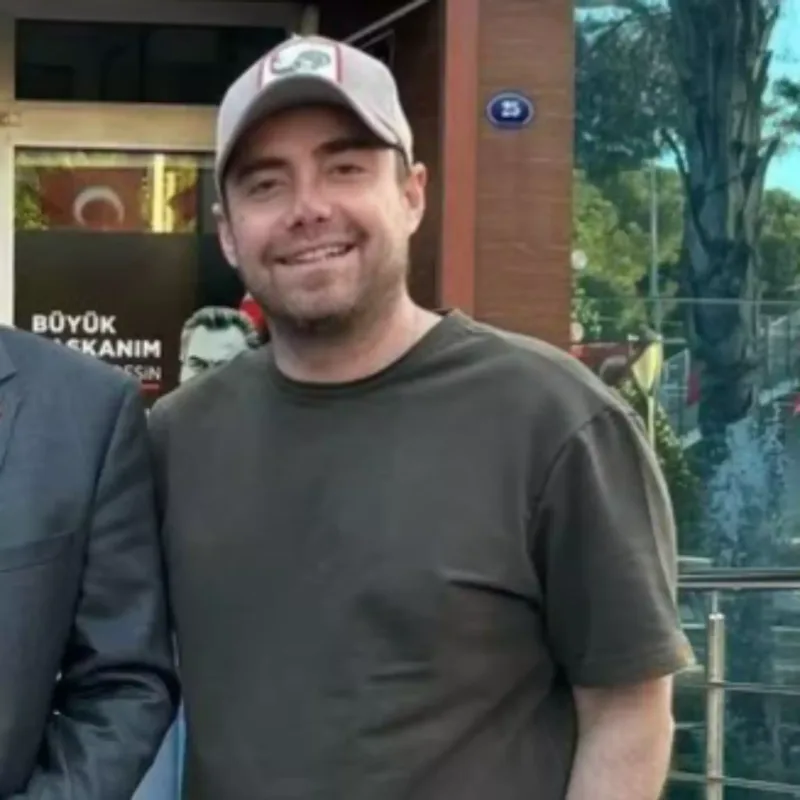 9-cu dəfə burun əməliyyatı etdirdi