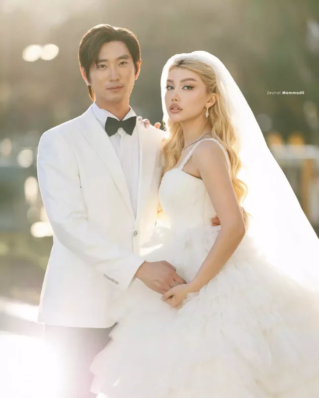 Azərbaycanlı model koreyalı bəylə ailə qurdu