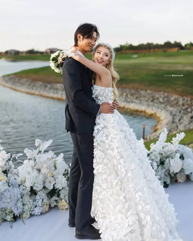 Azərbaycanlı model koreyalı bəylə ailə qurdu