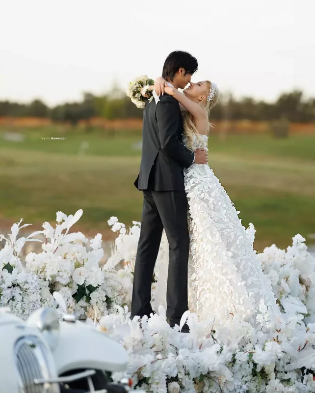 Azərbaycanlı model koreyalı bəylə ailə qurdu