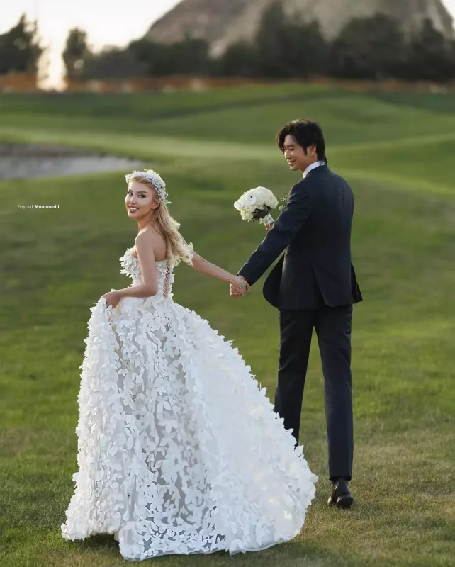 Azərbaycanlı model koreyalı bəylə ailə qurdu