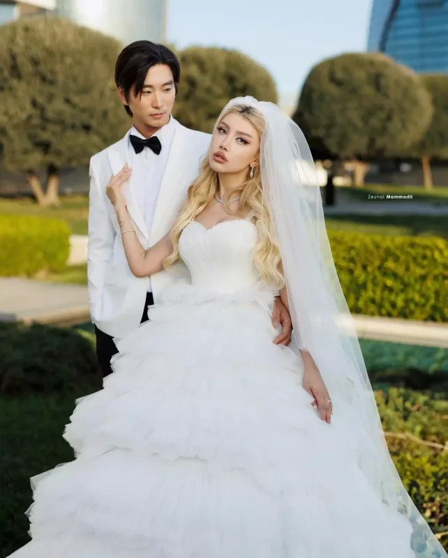 Azərbaycanlı model koreyalı bəylə ailə qurdu