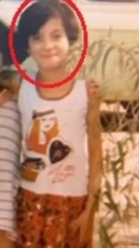 Ayan uşaqlıq şəklini paylaşdı