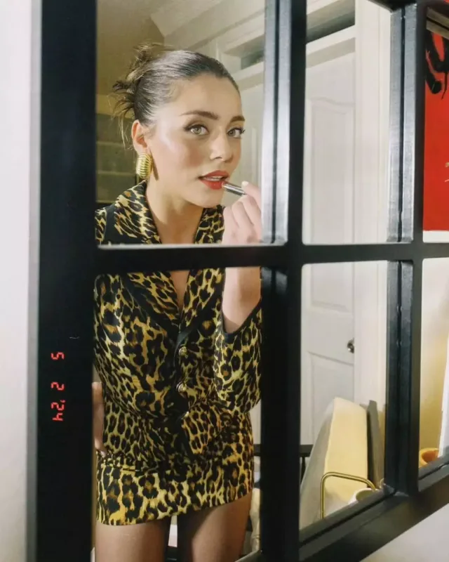 “Kızılcık şerbeti”nin ulduzu eşq xəbərlərinə cavab verdi