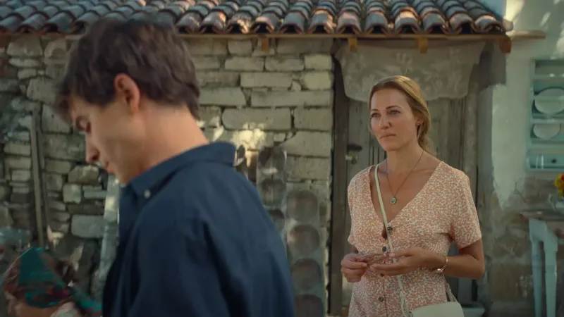 38 yaşlı qadınla 18 yaşlı gəncin eşqi