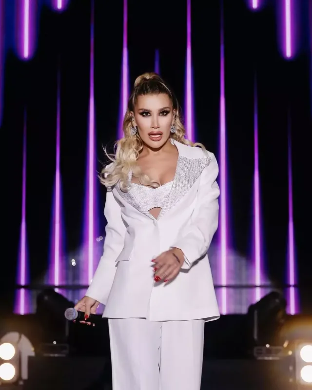 İrem sevgilisindən ayrıldı