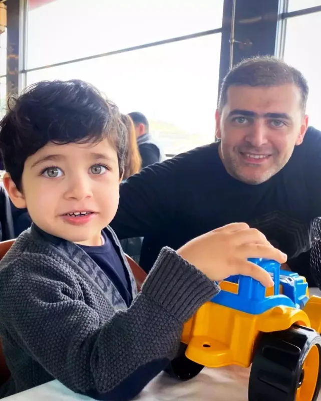 Tunar oğluna kiçik toy edir