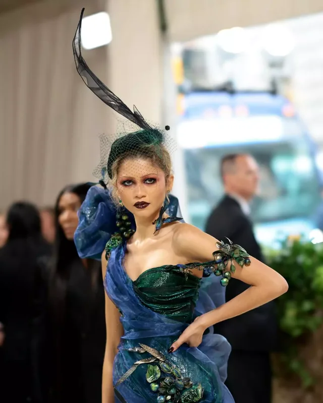 Met Gala 2024-də ulduz keçidi!