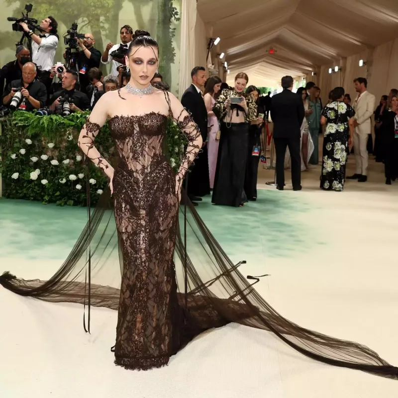 Met Gala 2024-də ulduz keçidi!