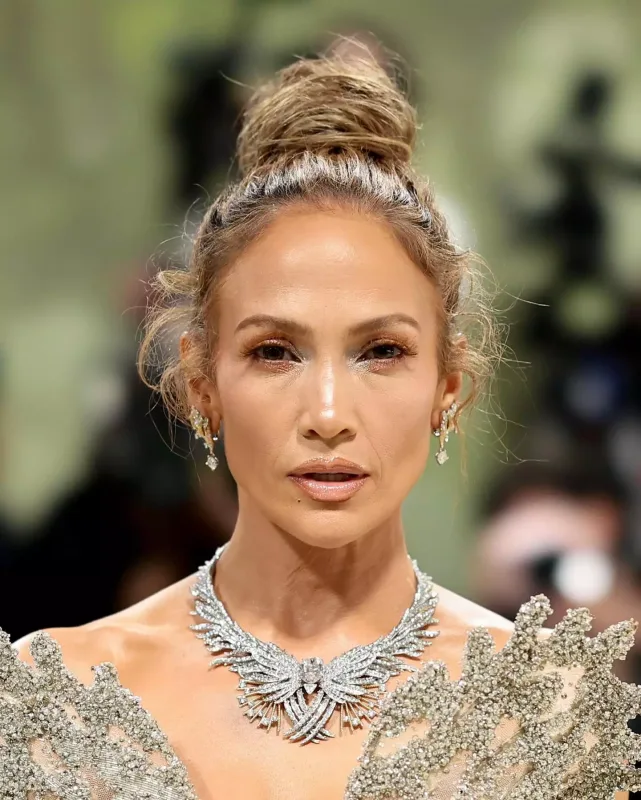 Met Gala 2024-də ulduz keçidi!