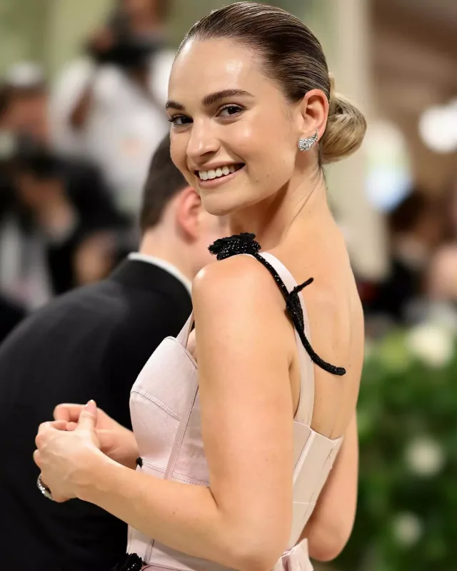 Met Gala 2024-də ulduz keçidi!