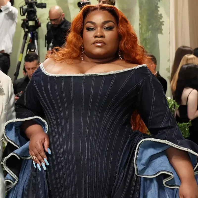 Met Gala 2024-də ulduz keçidi!