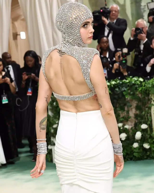 Met Gala 2024-də ulduz keçidi!