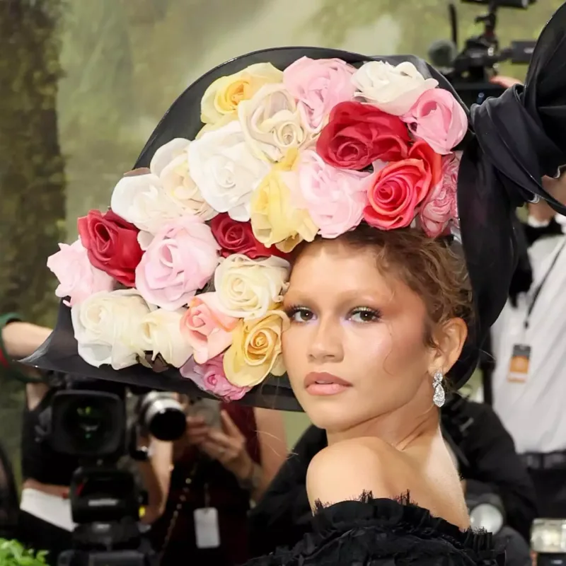 Met Gala 2024-də ulduz keçidi!