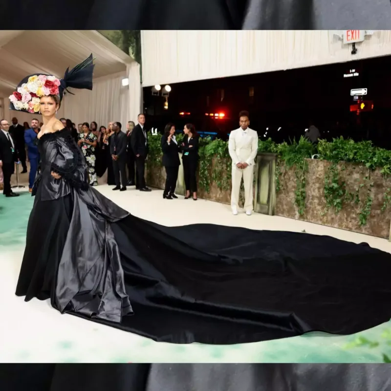 Met Gala 2024-də ulduz keçidi!