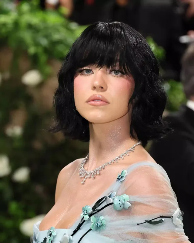 Met Gala 2024-də ulduz keçidi!