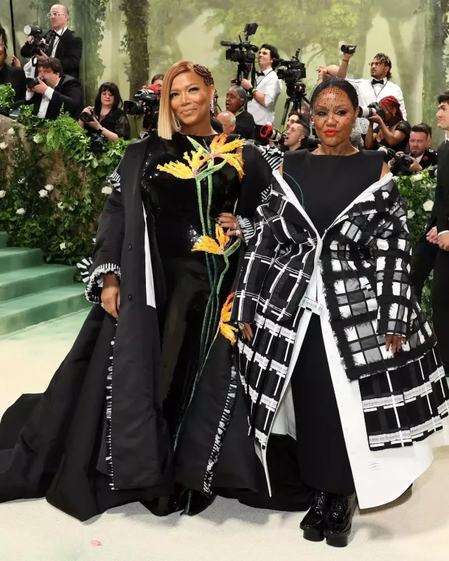 Met Gala 2024-də ulduz keçidi!