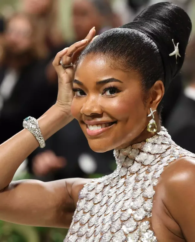 Met Gala 2024-də ulduz keçidi!