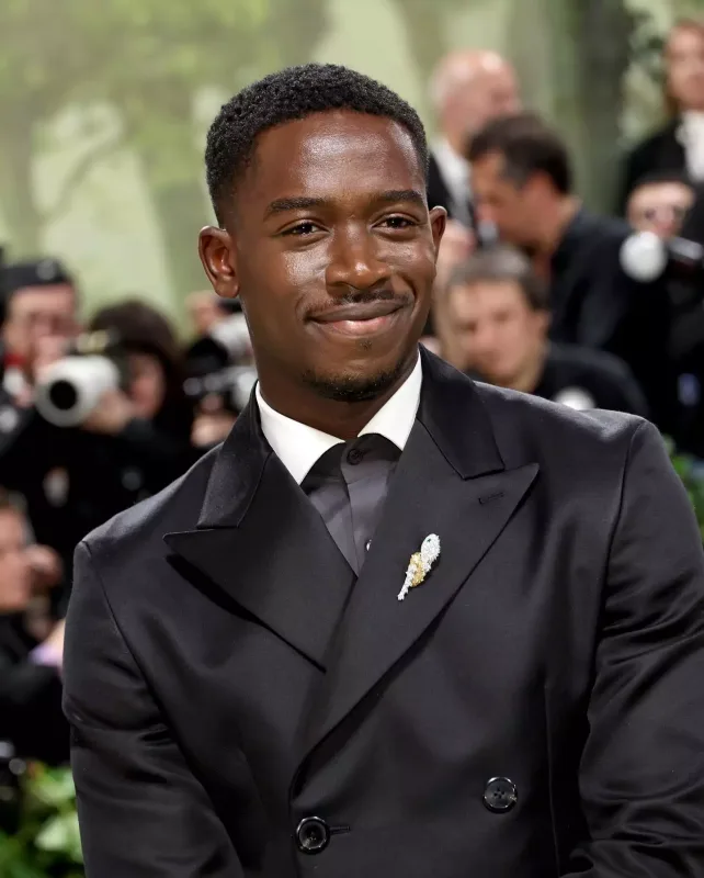 Met Gala 2024-də ulduz keçidi!