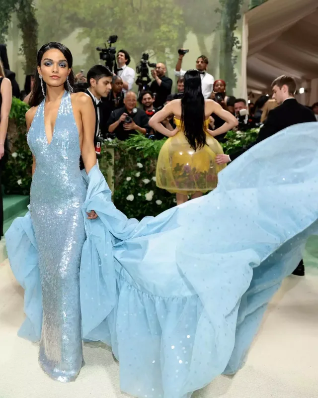 Met Gala 2024-də ulduz keçidi!