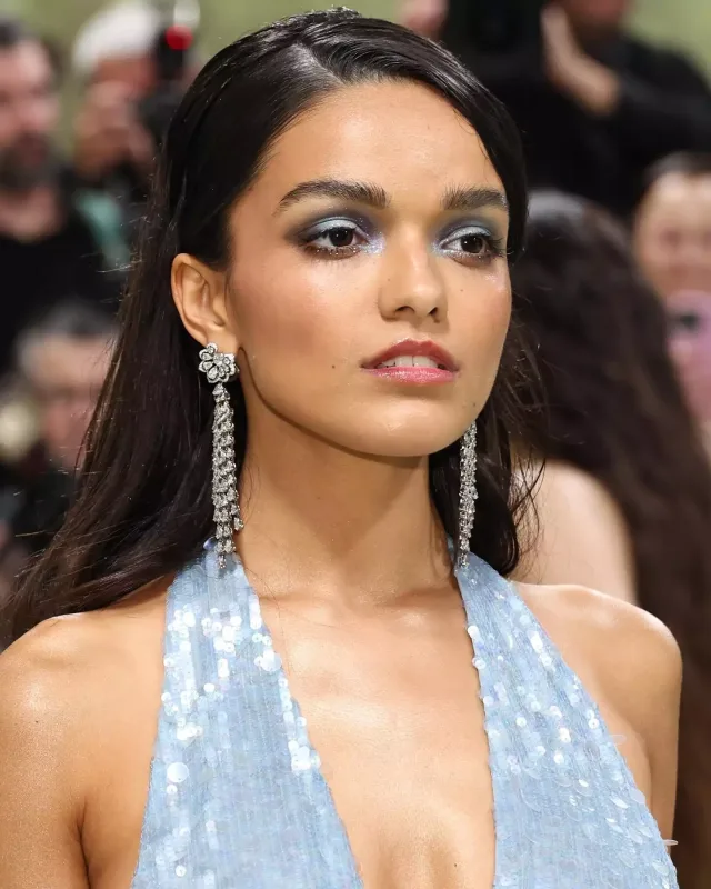 Met Gala 2024-də ulduz keçidi!