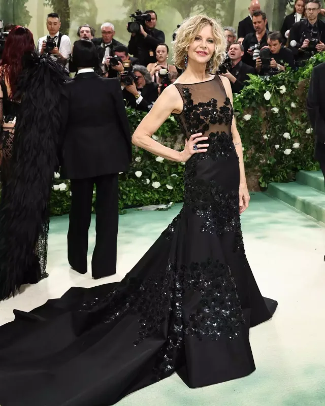 Met Gala 2024-də ulduz keçidi!