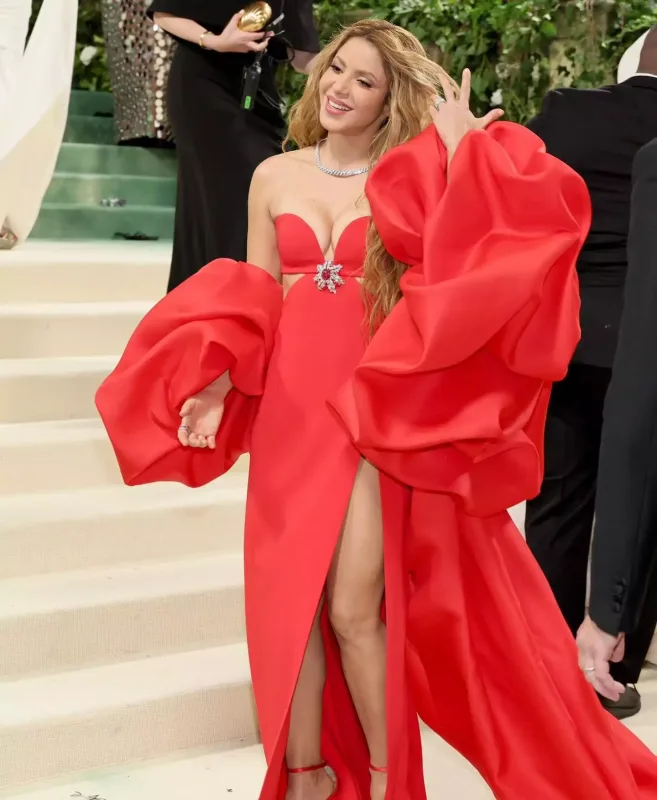 Şakiranın “Met Gala” tərzi