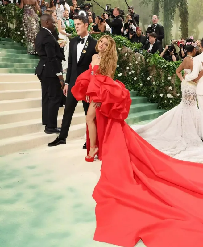 Şakiranın “Met Gala” tərzi