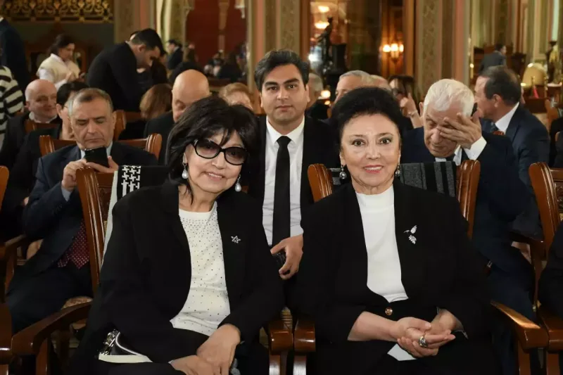 Mədəniyyət nümayəndələrinə medallar təqdim edildi